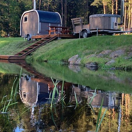 Отель Orupohja Kaempingud Ja Telkimisala Пылва Экстерьер фото