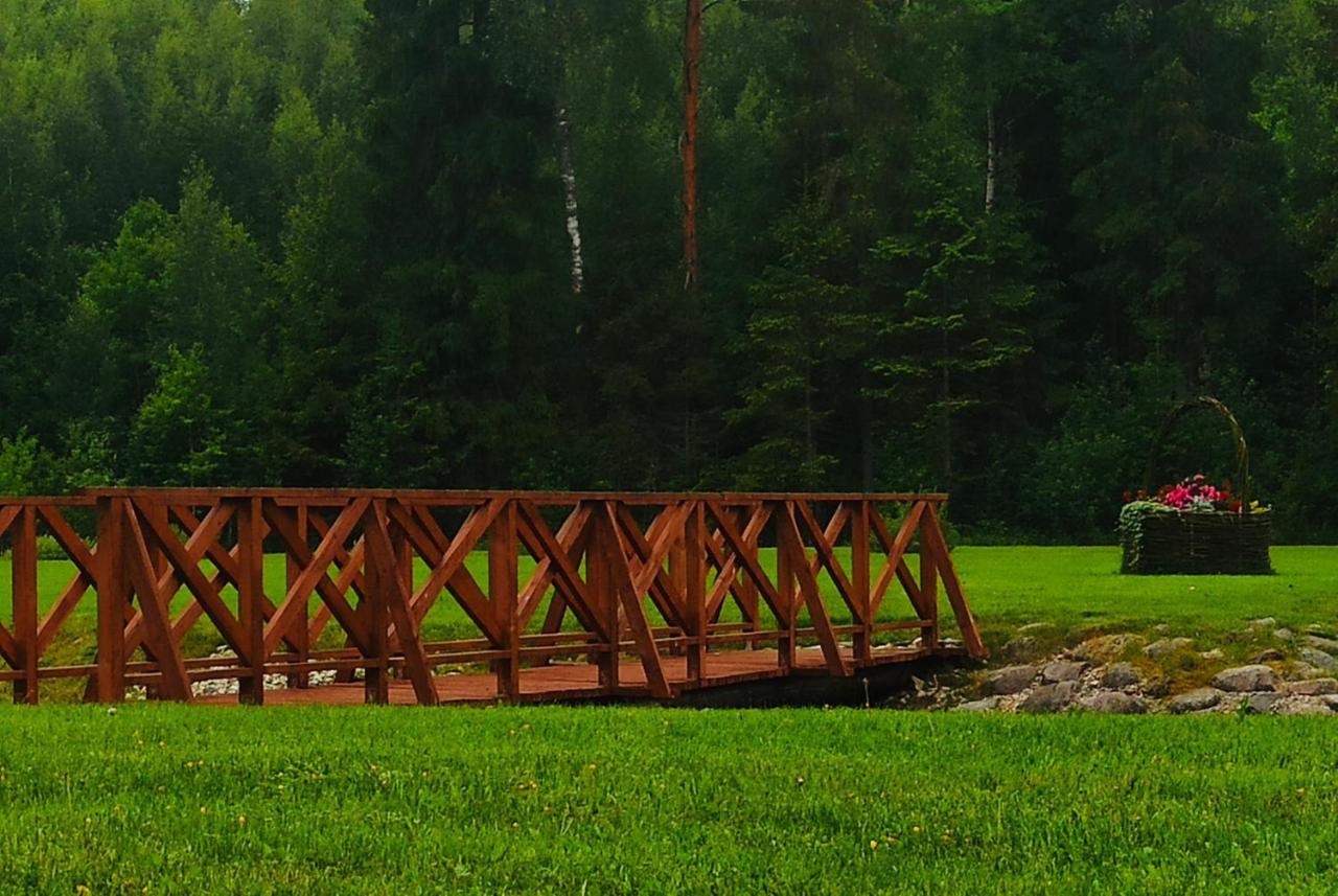 Отель Orupohja Kaempingud Ja Telkimisala Пылва Экстерьер фото
